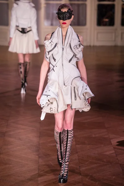 Look 9